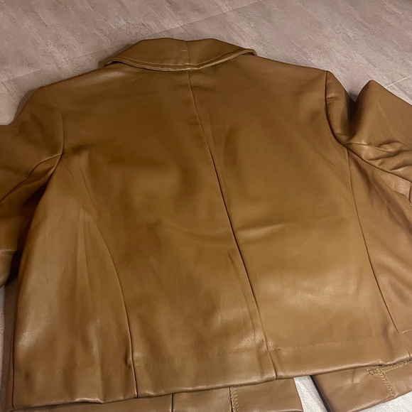 Faux Tan Leather cropped Jacket/blazer- size L - Picture 11 of 11